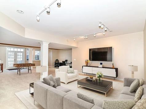 2801 Brookline Court Zionsville IN 46077